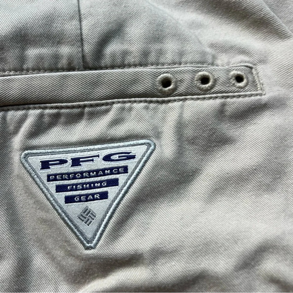 ✅Columbia PFG Men's Khaki Flat Front Chino Shorts - Sz 34 - *VGUC - 100% Cotton - Picture 3 of 11